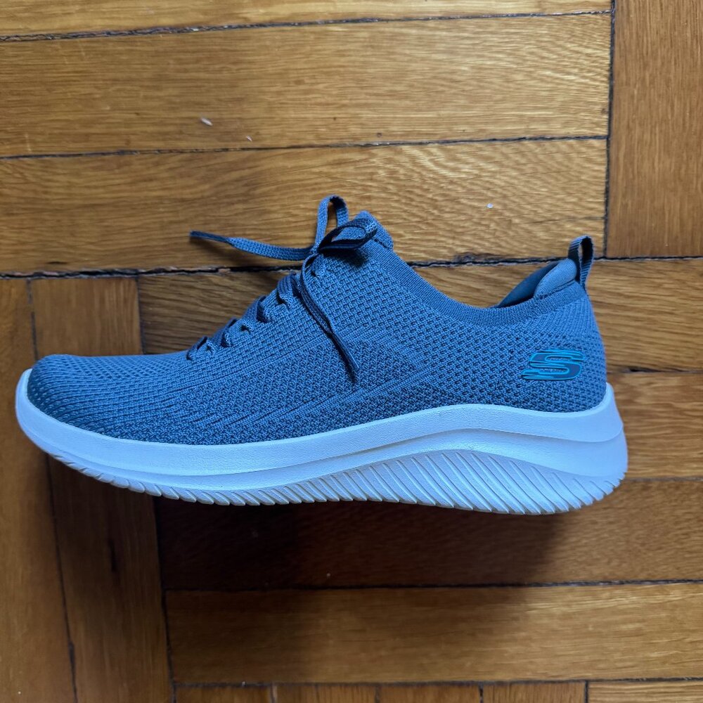 Sketchers Ultra Flex 3.0 Hands Free Slip-Ins, Blue, size 8